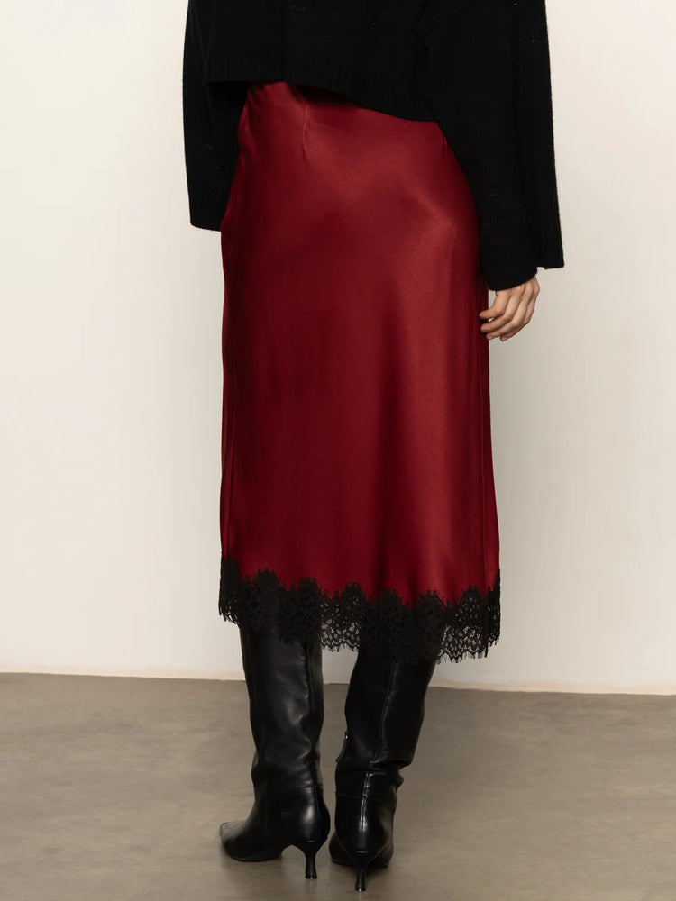 SLIP SKIRT W/LACE