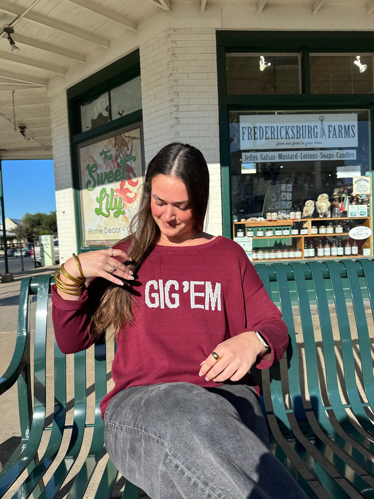 GIG 'EM COLLEGE GAMEDAY SWEATER